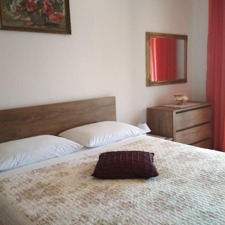 Lili Apartment Rovinj Exterior photo
